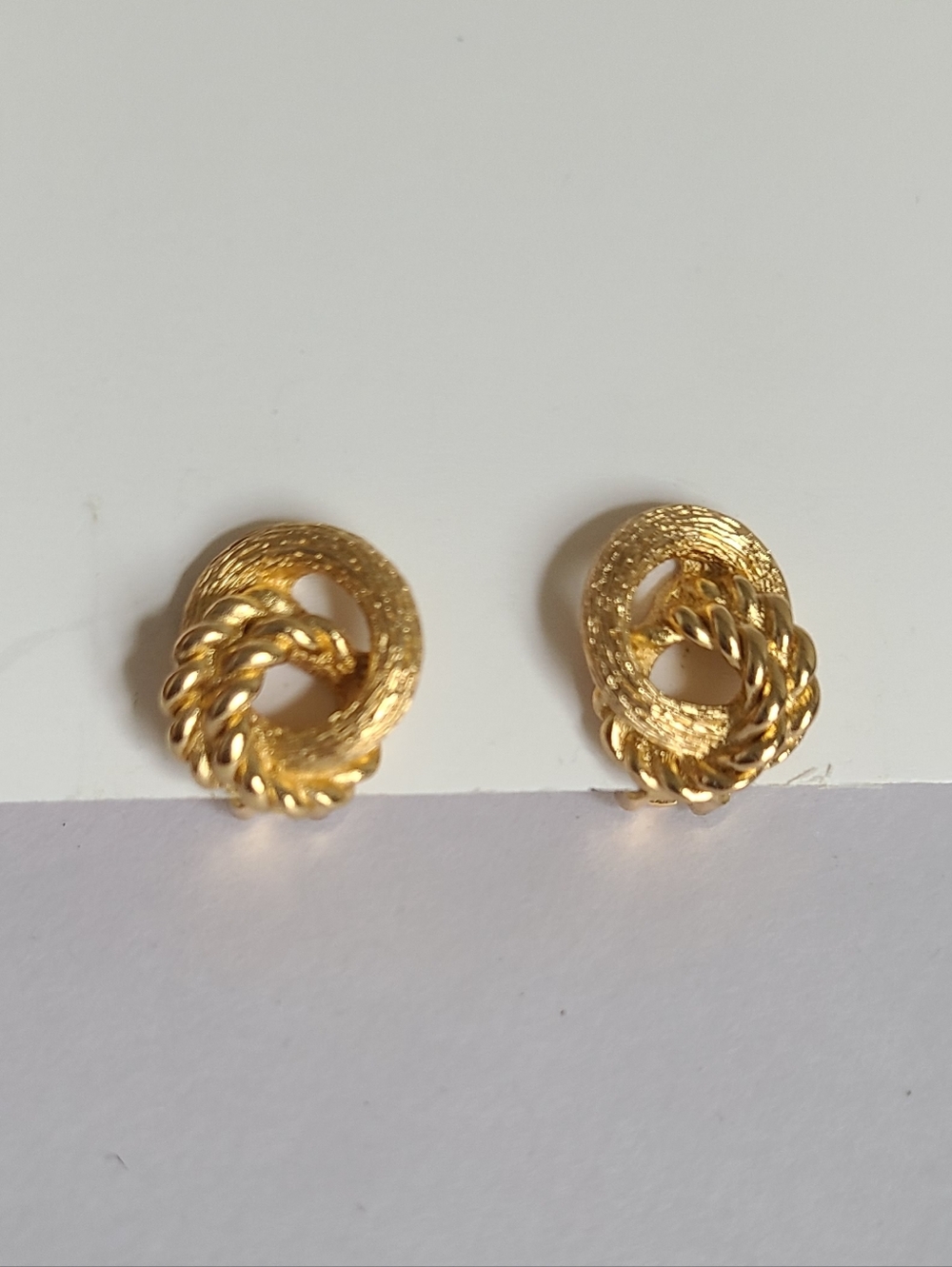Vintage Christian Dior Luxury Gold Double Circle Rope Knot Chunky Stud Earrings - Picture 9 of 16